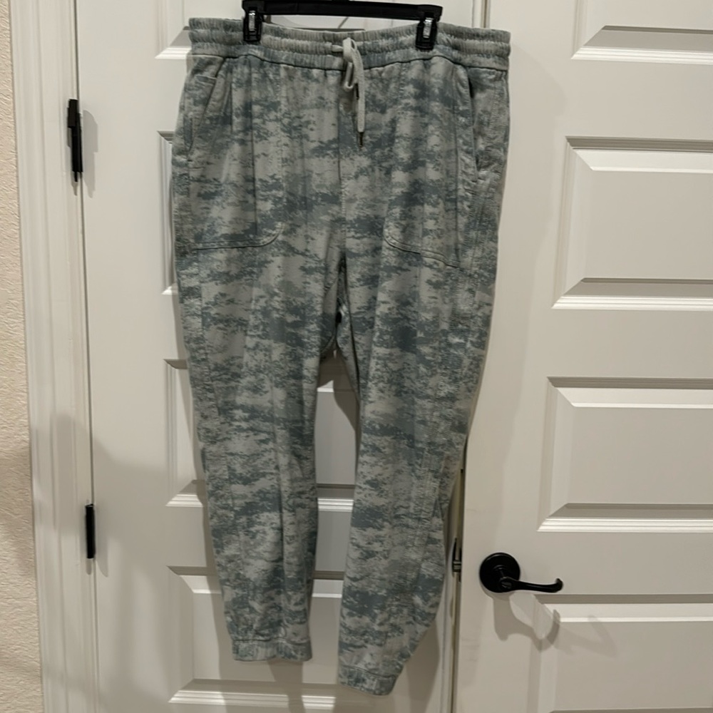 Athleta Farallon Joggers Womens Green Camo Sweatpants Size 2X